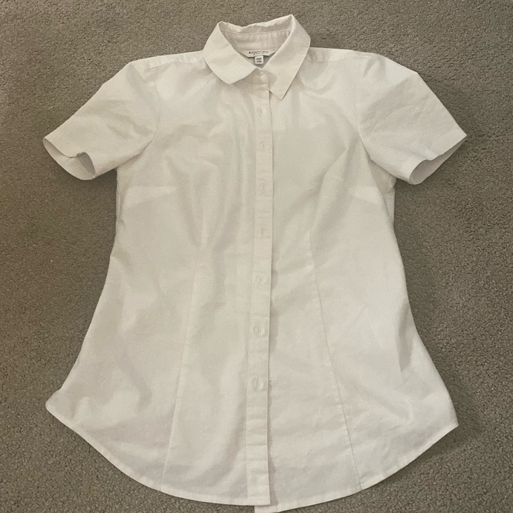 Brand new collar button up